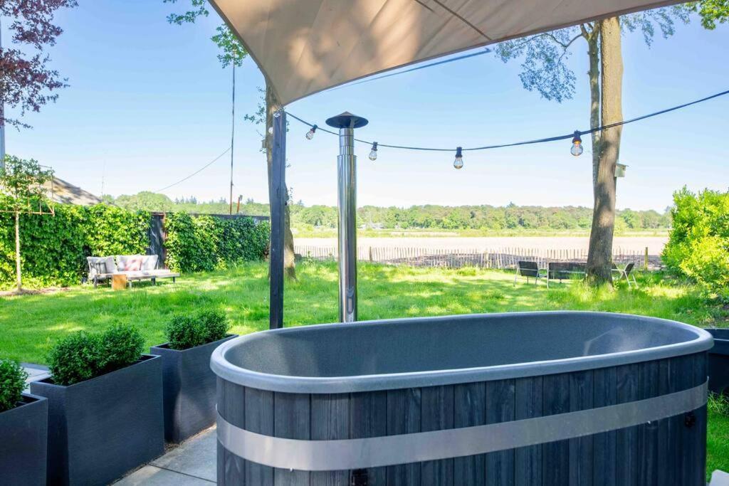 86, Bed & Outdoor Wellness - Sauna, Hottub, Icebath & Outdoor Shower Included! オーイステルウェイク エクステリア 写真